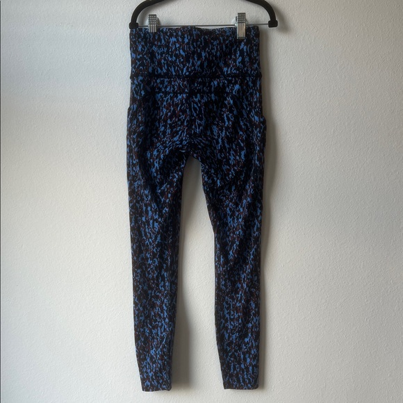 Lululemon Athletica Blue and Black Leggings - Picture 3 of 7